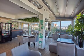 Athens Way Pop Art Hotel