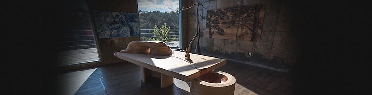 Haslla Art World Museum Hotel