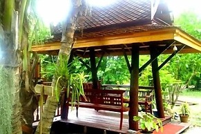 Harry's Bungalows & Restaurant