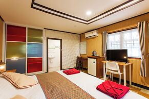 Harry's Bungalows & Restaurant