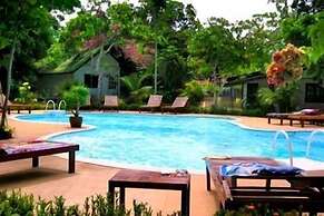 Harry's Bungalows & Restaurant