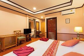 Harry's Bungalows & Restaurant