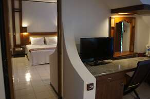 Puri Naga Beachfront Cottages