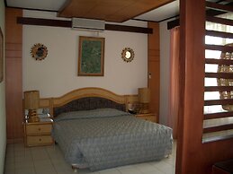 Puri Naga Beachfront Cottages