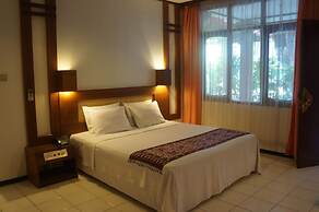 Puri Naga Beachfront Cottages