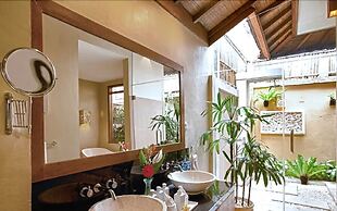 Villa Seriska Seminyak Bali