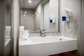 Mandarin Hotel Managed by Centre Point