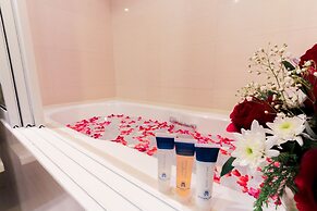 Mandarin Hotel Managed by Centre Point