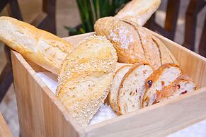 Junluxe Hotel Guangzhou Science City-Free Shuttle Bus Service to Guang