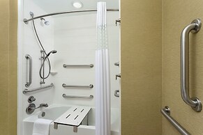 Hampton Inn & Suites Williamsport-Faxon Exit