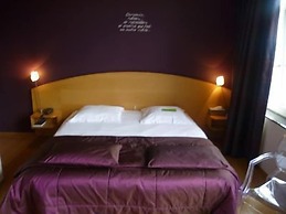 Le Castel Hotel