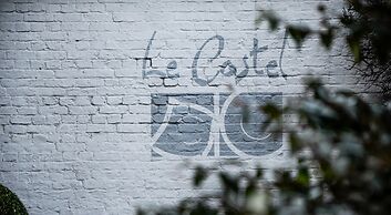 Le Castel Hotel