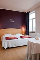 Le Castel Hotel