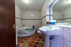 Hotel Kriunes - A city hotel by the lake