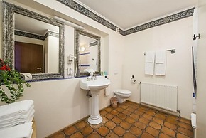 Hotel Kriunes - A city hotel by the lake