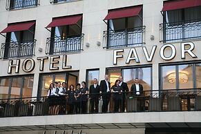 Hotel Favor