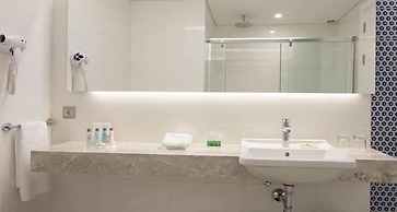 Ramada Hotel & Suites by Wyndham Izmir Kemalpasa