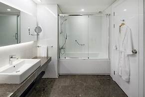 Ramada Hotel & Suites by Wyndham Izmir Kemalpasa