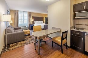 Landmark Suites