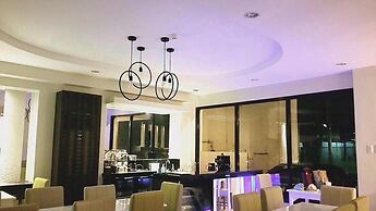 Hotel Esse Davao