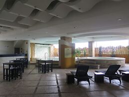 The Pinnacle Hotel and Suites