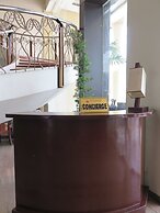 The Pinnacle Hotel and Suites