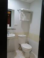 The Pinnacle Hotel and Suites