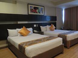 The Pinnacle Hotel and Suites