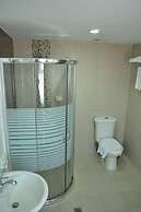 The Pinnacle Hotel and Suites