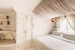 At Niman Conceptual Home