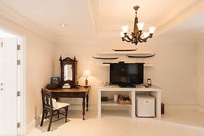 At Niman Conceptual Home