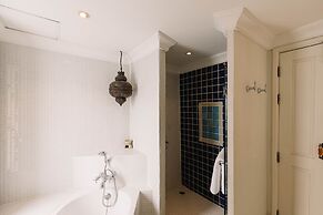 At Niman Conceptual Home