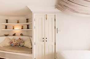 At Niman Conceptual Home