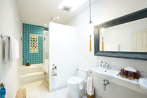 At Niman Conceptual Home