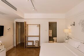 At Niman Conceptual Home