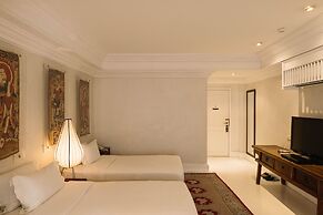 At Niman Conceptual Home