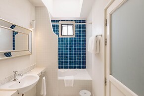 At Niman Conceptual Home