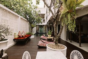 At Niman Conceptual Home