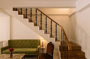 At Niman Conceptual Home