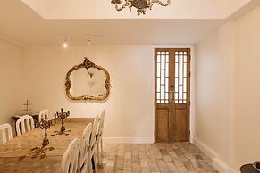 At Niman Conceptual Home