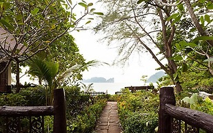 Paradise Pearl Bungalows