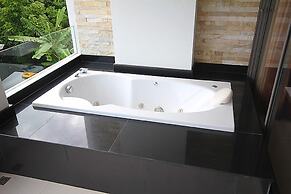 Tropical Sea View Residence