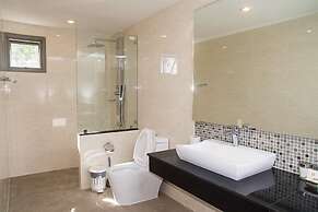 Tropical Sea View Residence