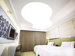 Royal Group Hotel Ho Yi Branch