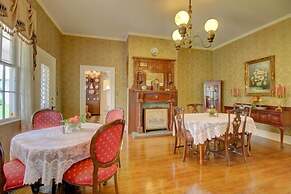 Bybee's Historic Inn