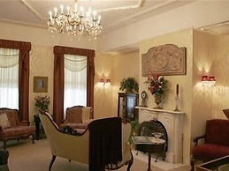 Bybee's Historic Inn