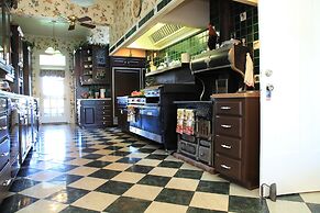 Bybee's Historic Inn