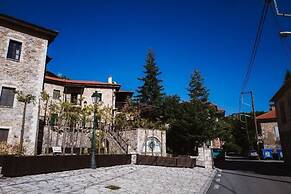 Trikolonion Country Hotel