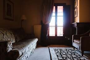 Trikolonion Country Hotel