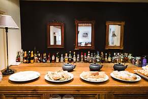 Trikolonion Country Hotel